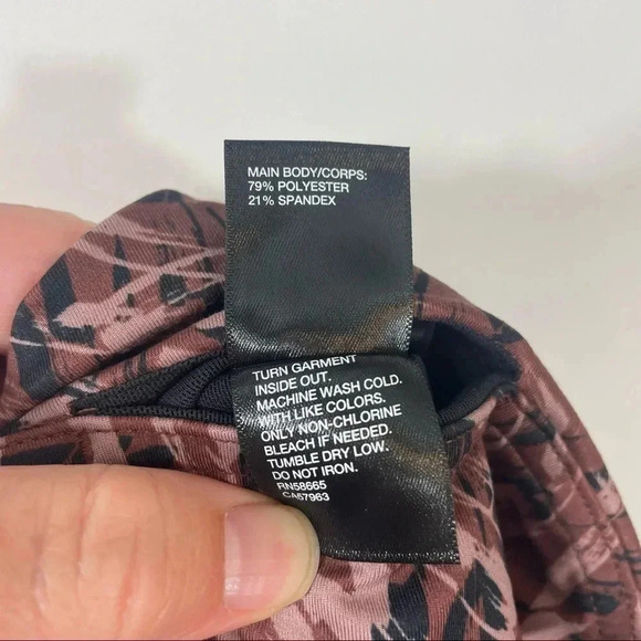 Zella High Waist Studio  Crop Leggings - Picture 10 of 11